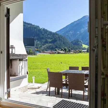 Ahorn Chalet *
